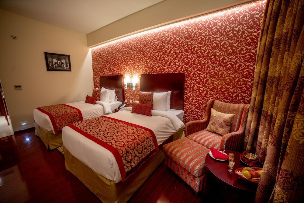 Готель Ramada By Wyndham Jaipur Jaisinghpura Екстер'єр фото