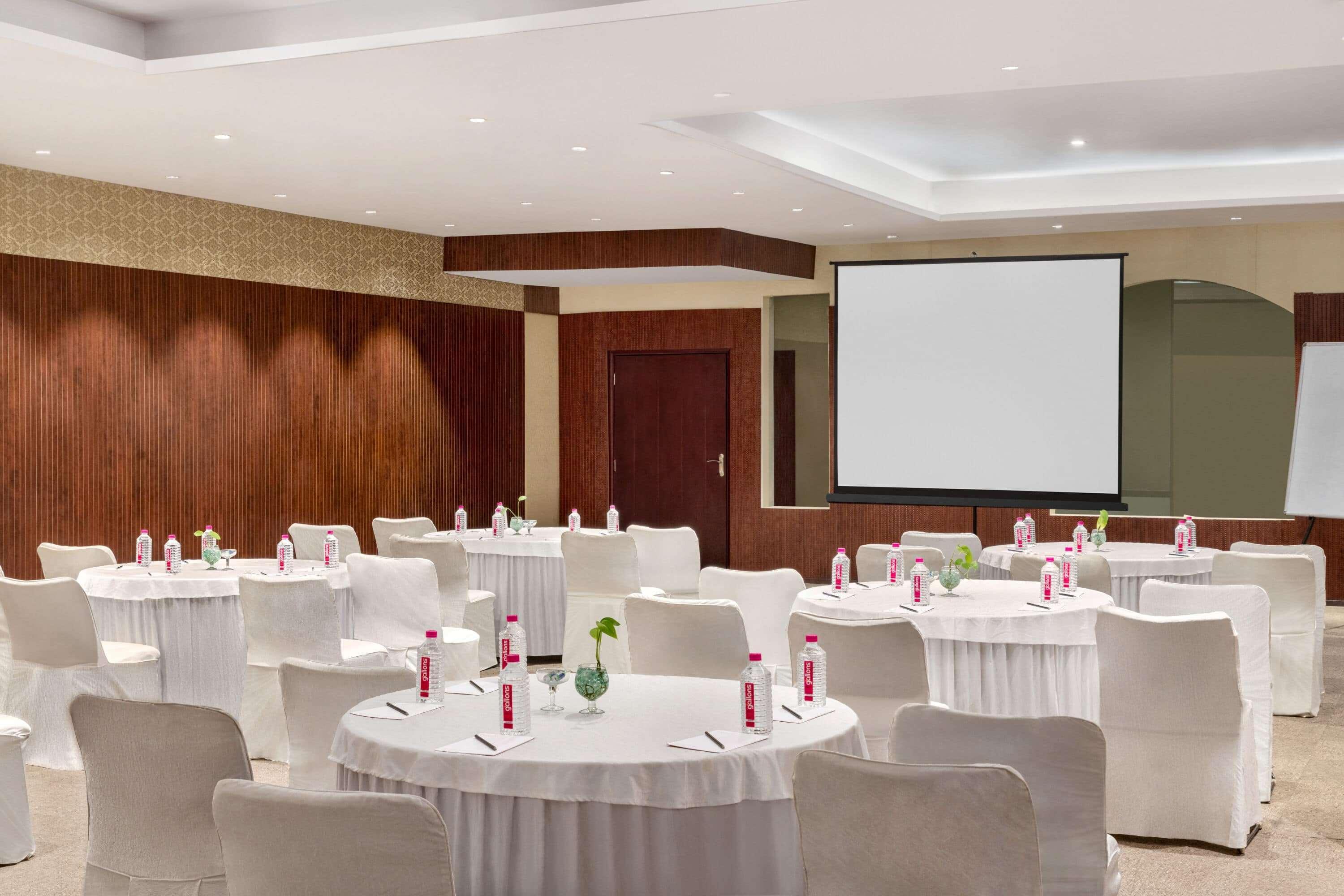 Готель Ramada By Wyndham Jaipur Jaisinghpura Екстер'єр фото