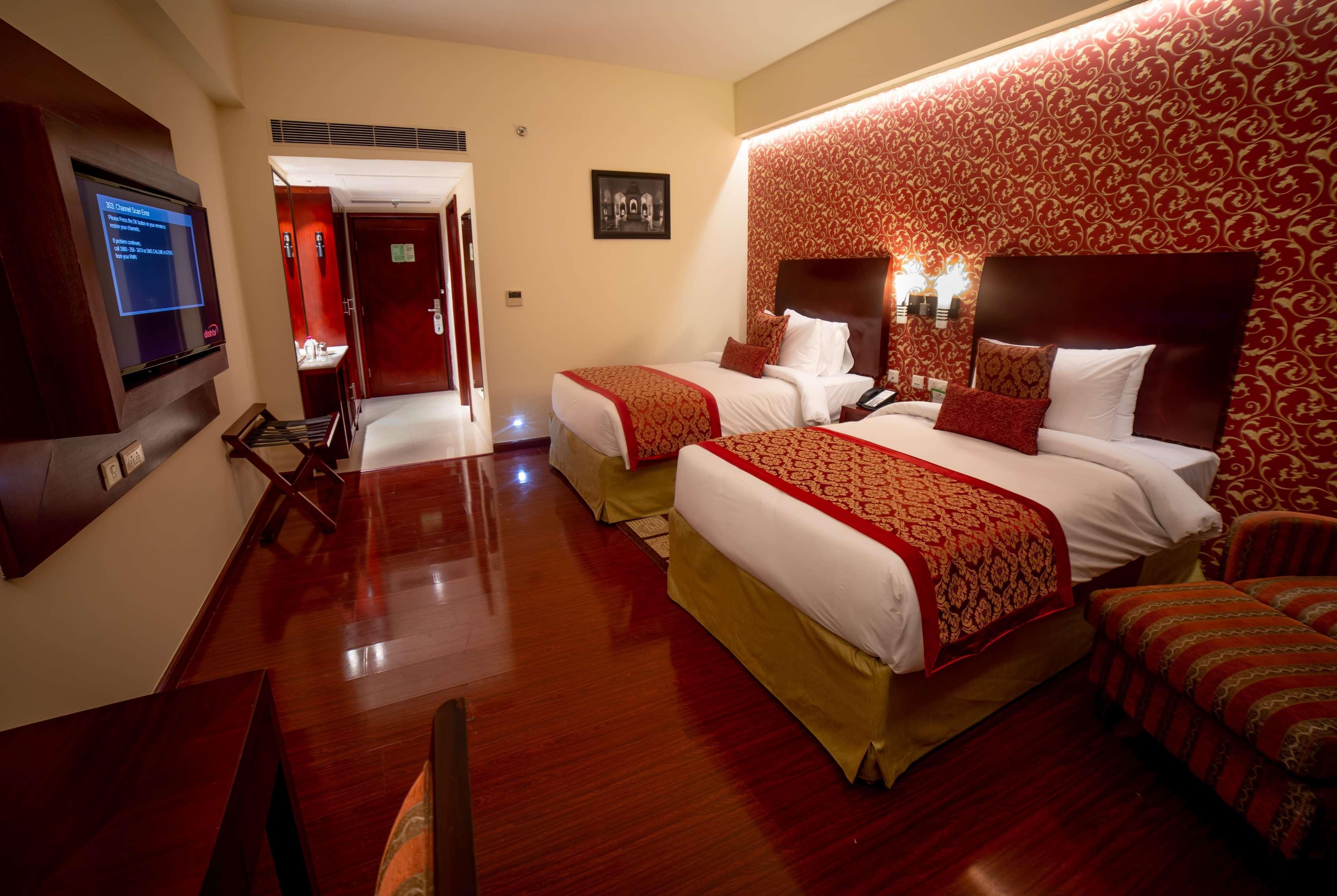 Готель Ramada By Wyndham Jaipur Jaisinghpura Екстер'єр фото