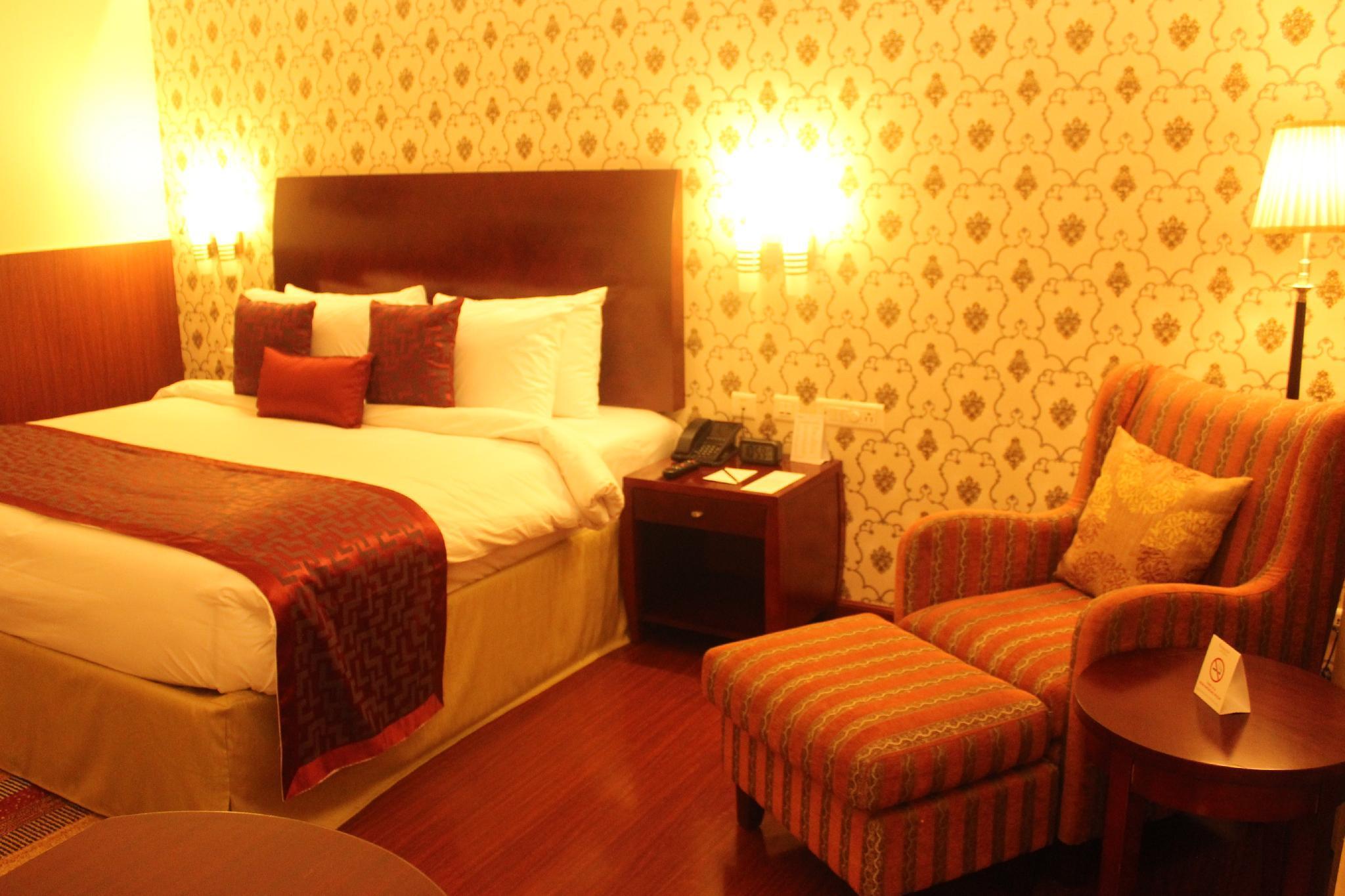 Готель Ramada By Wyndham Jaipur Jaisinghpura Екстер'єр фото